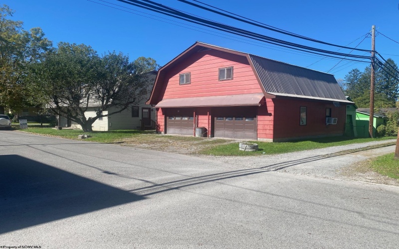 219 Center Street, Elkins, West Virginia 26241, 1 Bedroom Bedrooms, 8 Rooms Rooms,1 BathroomBathrooms,Single Family Detached,For Sale,Center,10153855