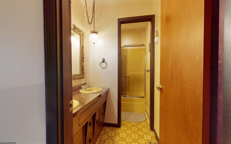 1935 Nicki Street, Fairmont, West Virginia 26554, 4 Bedrooms Bedrooms, 8 Rooms Rooms,2 BathroomsBathrooms,Single Family Detached,For Sale,Nicki,10153867
