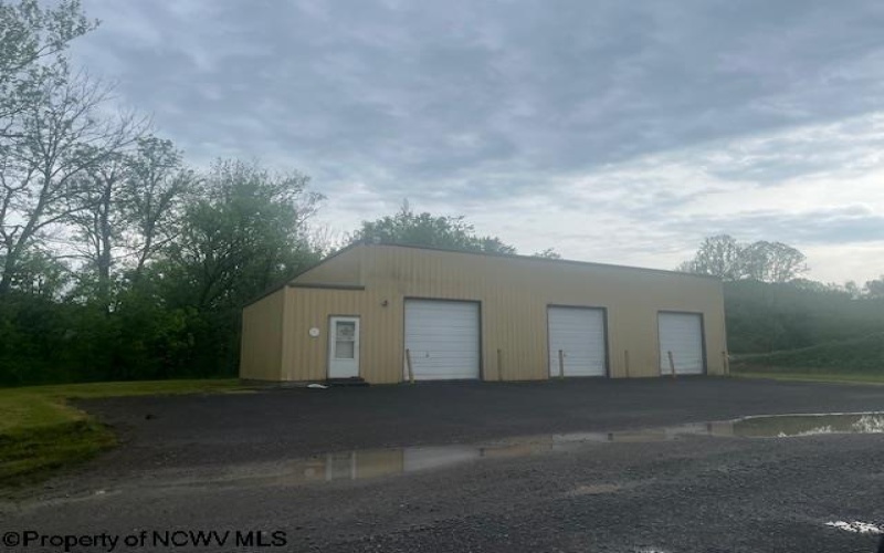 13 Sweeps Run Road, Fairmont, West Virginia 26554, ,Commercial/industrial,For Sale,Sweeps Run,10154155