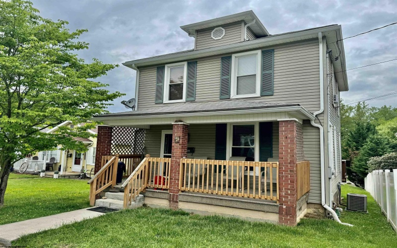 321 Alexander Avenue, Clarksburg, West Virginia 26301, 3 Bedrooms Bedrooms, 7 Rooms Rooms,1 BathroomBathrooms,Single Family Detached,For Sale,Alexander,10154165