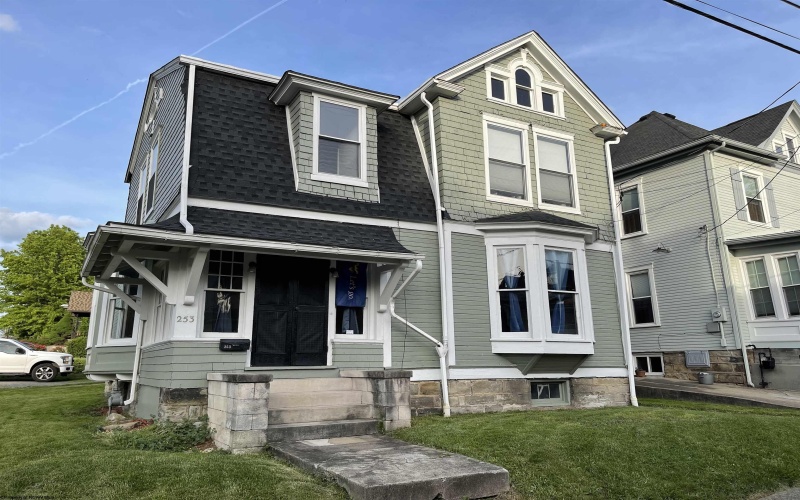 253 Morris Street, Morgantown, West Virginia 26501, 4 Bedrooms Bedrooms, 10 Rooms Rooms,3 BathroomsBathrooms,Single Family Detached,For Sale,Morris,10154186