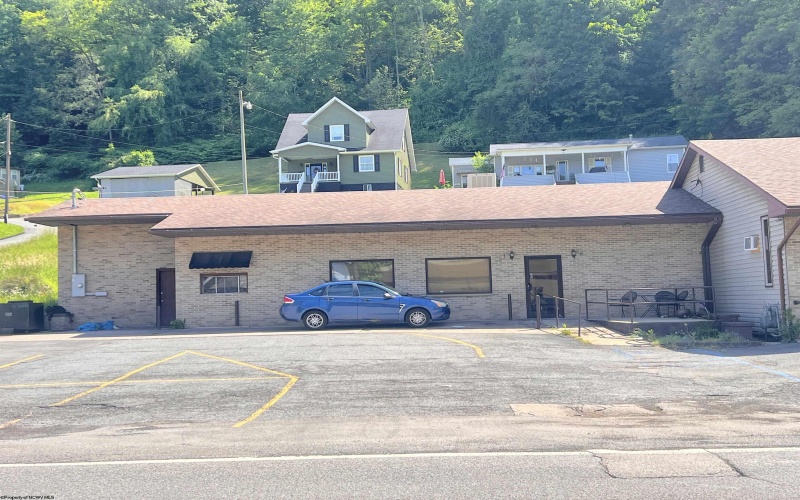 242 BARRETT Street, Grafton, West Virginia 26354, ,Commercial/industrial,For Sale,BARRETT,10154306