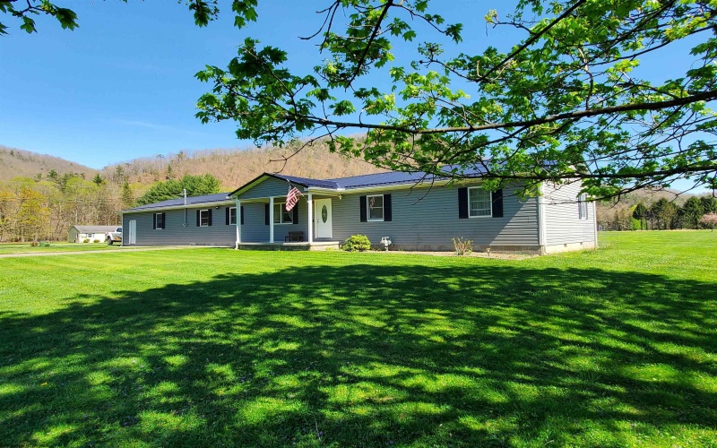 392 Riverbend Estates Road, Parsons, West Virginia 26287, 5 Bedrooms Bedrooms, 8 Rooms Rooms,2 BathroomsBathrooms,Single Family Detached,For Sale,Riverbend Estates,10154290