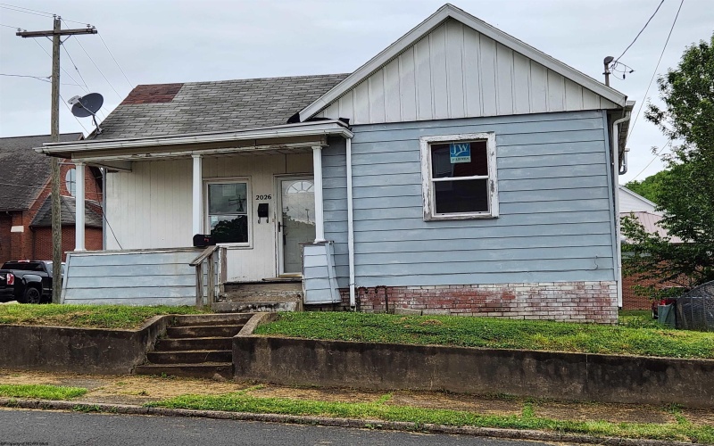 2026 Goff Avenue, Clarksburg, West Virginia 26301, 3 Bedrooms Bedrooms, 6 Rooms Rooms,1 BathroomBathrooms,Single Family Detached,For Sale,Goff,10154311