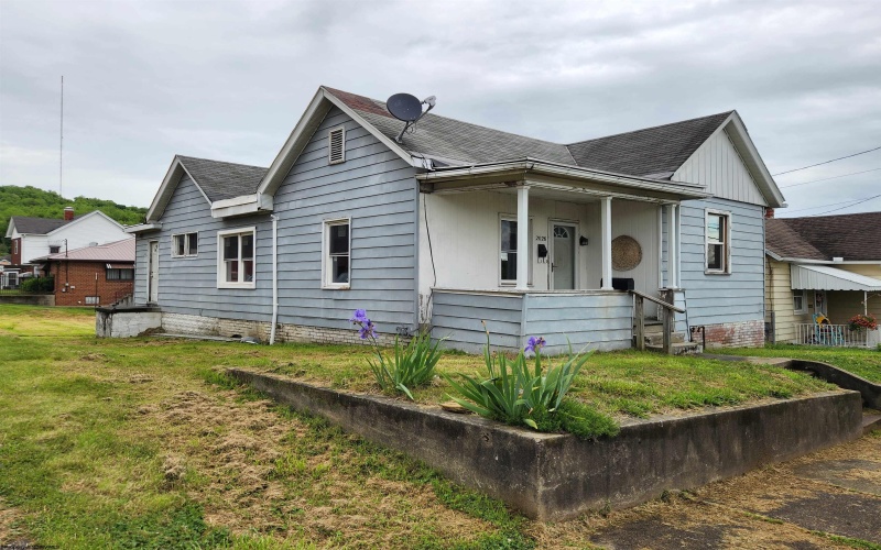 2026 Goff Avenue, Clarksburg, West Virginia 26301, 3 Bedrooms Bedrooms, 6 Rooms Rooms,1 BathroomBathrooms,Single Family Detached,For Sale,Goff,10154311