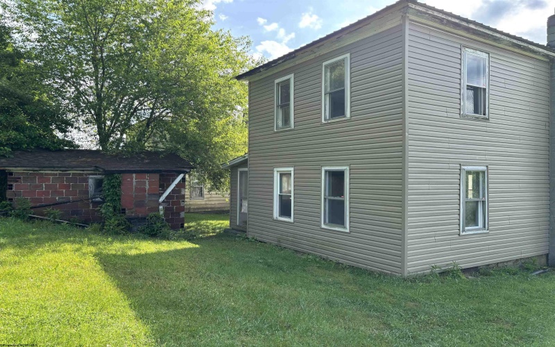 426 River Avenue, Belington, West Virginia 26250, 3 Bedrooms Bedrooms, 6 Rooms Rooms,1 BathroomBathrooms,Single Family Detached,For Sale,River,10154556