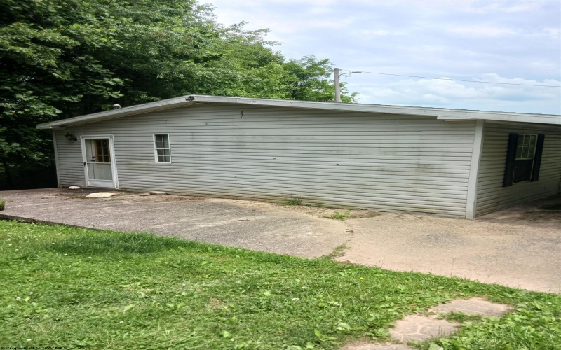 284 Pointe Drive, Buckhannon, West Virginia 26201, 2 Bedrooms Bedrooms, 5 Rooms Rooms,2 BathroomsBathrooms,Single Family Detached,For Sale,Pointe,10154620