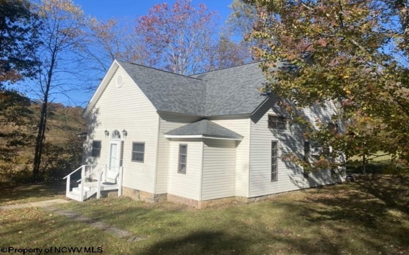 752 Little Mill Fall Road, Fairmont, West Virginia 26554-2433, 2 Bedrooms Bedrooms, 5 Rooms Rooms,1 BathroomBathrooms,Single Family Detached,For Sale,Little Mill Fall,10154624