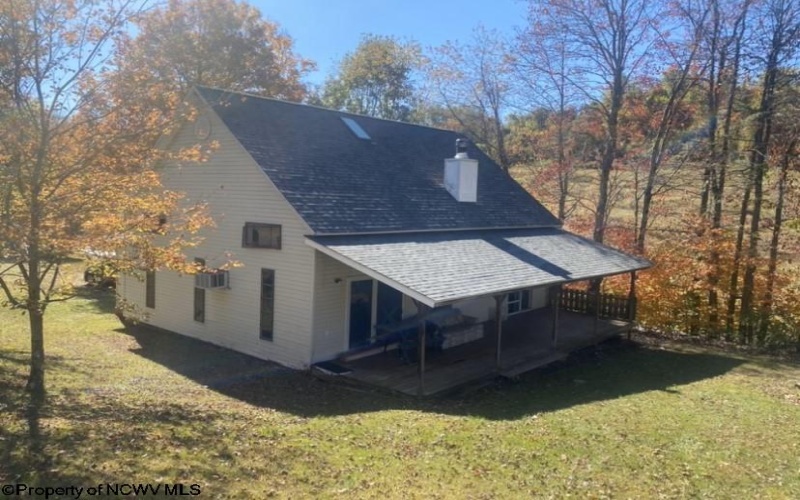 752 Little Mill Fall Road, Fairmont, West Virginia 26554-2433, 2 Bedrooms Bedrooms, 5 Rooms Rooms,1 BathroomBathrooms,Single Family Detached,For Sale,Little Mill Fall,10154624