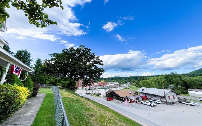 177 SUNNYSIDE Lane, Parsons, West Virginia 26554, 5 Bedrooms Bedrooms, 13 Rooms Rooms,1 BathroomBathrooms,Single Family Detached,For Sale,SUNNYSIDE,10154705