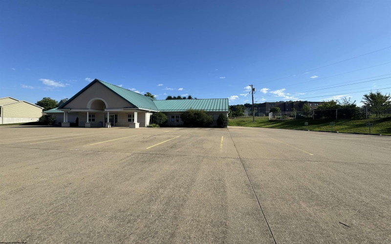 1703 Locust Avenue, Fairmont, West Virginia 26554, ,Commercial/industrial,For Lease,Locust,10154760