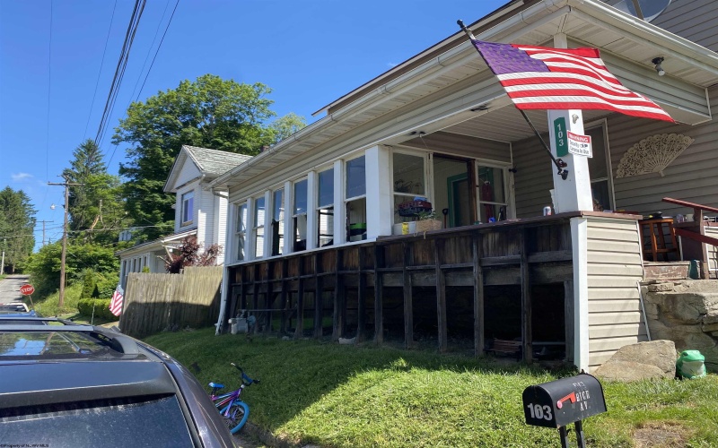 103 High Street, Terra Alta, West Virginia 26764-0000, 3 Bedrooms Bedrooms, 6 Rooms Rooms,1 BathroomBathrooms,Single Family Detached,For Sale,High,10154841