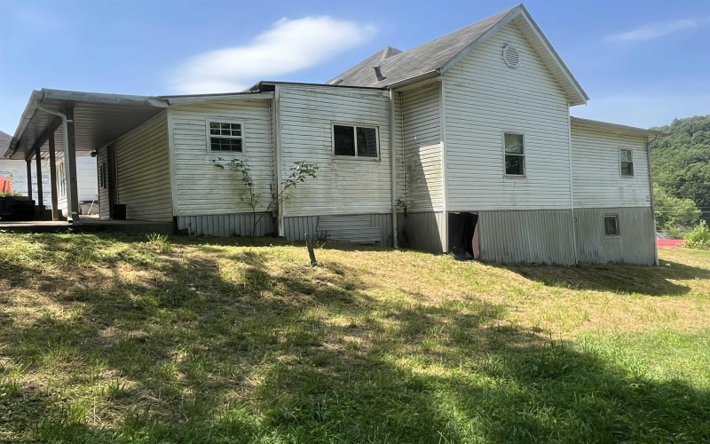 16 Jackson Street, Weston, West Virginia 26452, 3 Bedrooms Bedrooms, 6 Rooms Rooms,1 BathroomBathrooms,Single Family Detached,For Sale,Jackson,10154857