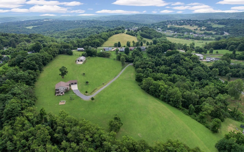 635 Dug Hill Road, Morgantown, West Virginia 26508, 3 Bedrooms Bedrooms, 10 Rooms Rooms,3 BathroomsBathrooms,Single Family Detached,For Sale,Dug Hill,10154969