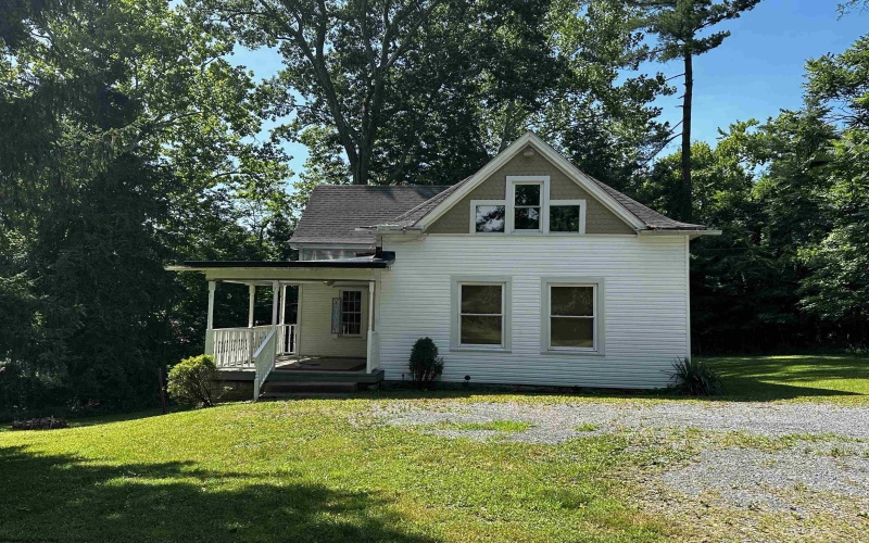 27 1/2 Oakwood Road, Fairmont, West Virginia 26554, 5 Bedrooms Bedrooms, 12 Rooms Rooms,2 BathroomsBathrooms,Single Family Detached,For Sale,Oakwood,10155022