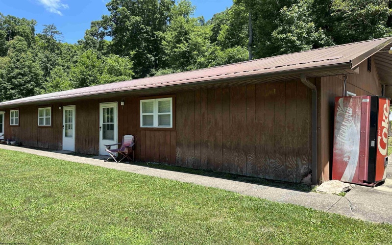 150 Pioneer Road, Weston, West Virginia 26452, ,Multi-unit/income,For Sale,Pioneer,10155204