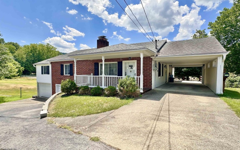 344 1/2 7th Street, Weston, West Virginia 26452, 2 Bedrooms Bedrooms, 6 Rooms Rooms,1 BathroomBathrooms,Single Family Detached,For Sale,7th,10155280