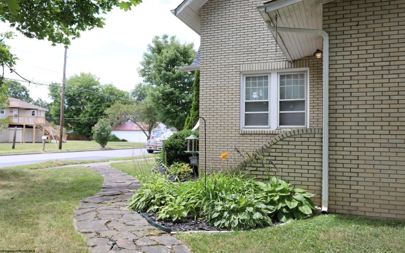 1216 Henry Avenue, Elkins, West Virginia 26241, 4 Bedrooms Bedrooms, 9 Rooms Rooms,2 BathroomsBathrooms,Single Family Detached,For Sale,Henry,10155302