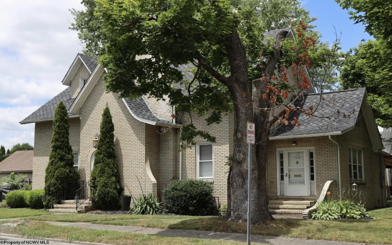 1216 Henry Avenue, Elkins, West Virginia 26241, 4 Bedrooms Bedrooms, 9 Rooms Rooms,2 BathroomsBathrooms,Single Family Detached,For Sale,Henry,10155302