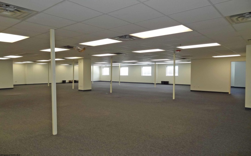 1311 Pineview Drive, Morgantown, West Virginia 26505, ,Commercial/industrial,For Lease,Pineview,10155321