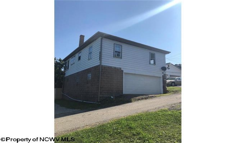 94 Lenox Street, Uniontown, Pennsylvania 15401, 2 Bedrooms Bedrooms, 8 Rooms Rooms,1 BathroomBathrooms,Single Family Detached,For Sale,Lenox,10155442