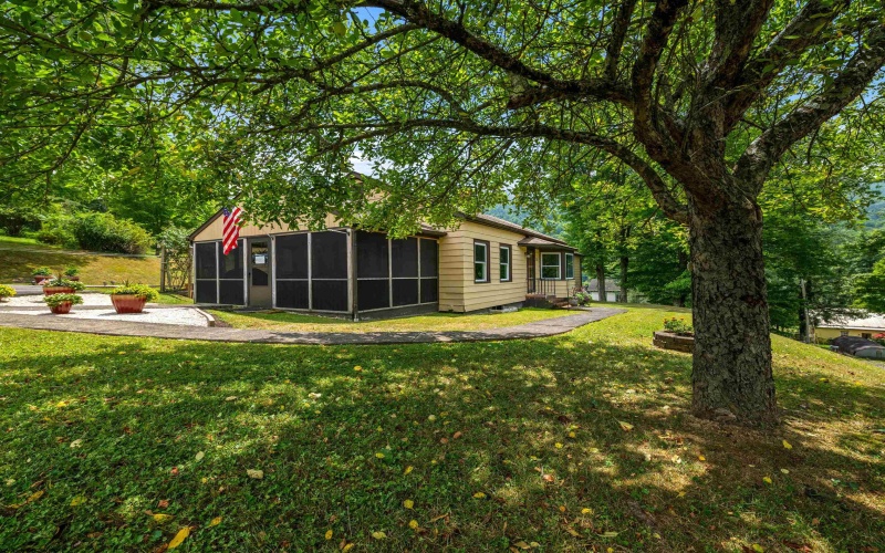 221 Addison Street, Webster Springs, West Virginia 26288, 3 Bedrooms Bedrooms, 8 Rooms Rooms,2 BathroomsBathrooms,Single Family Detached,For Sale,Addison,10155468