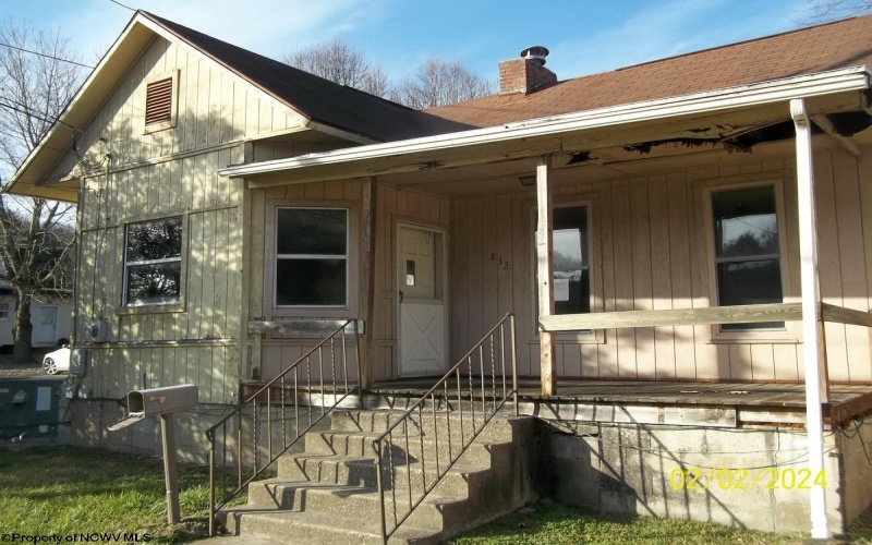 832 second Avenue, Weston, West Virginia 26452, 2 Bedrooms Bedrooms, 6 Rooms Rooms,1 BathroomBathrooms,Single Family Detached,For Sale,second,10153090