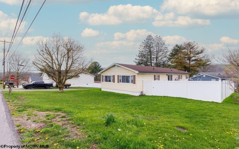 1416 Canton Avenue, Star City, West Virginia 26505, 3 Bedrooms Bedrooms, 8 Rooms Rooms,2 BathroomsBathrooms,Single Family Detached,For Sale,Canton,10155501