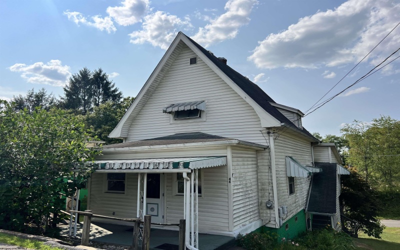 46 Grand Avenue, West Union, West Virginia 26456, 3 Bedrooms Bedrooms, 10 Rooms Rooms,1 BathroomBathrooms,Single Family Detached,For Sale,Grand,10155540