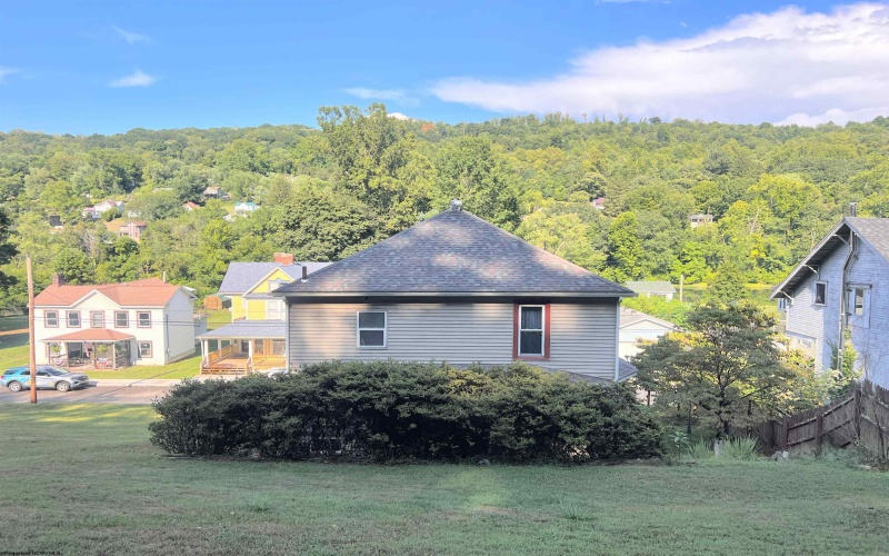 504 MAPLE Avenue, Grafton, West Virginia 26354, 3 Bedrooms Bedrooms, 9 Rooms Rooms,1 BathroomBathrooms,Single Family Detached,For Sale,MAPLE,10155586