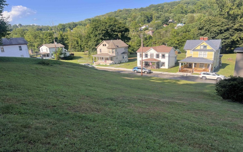 504 MAPLE Avenue, Grafton, West Virginia 26354, 3 Bedrooms Bedrooms, 9 Rooms Rooms,1 BathroomBathrooms,Single Family Detached,For Sale,MAPLE,10155586