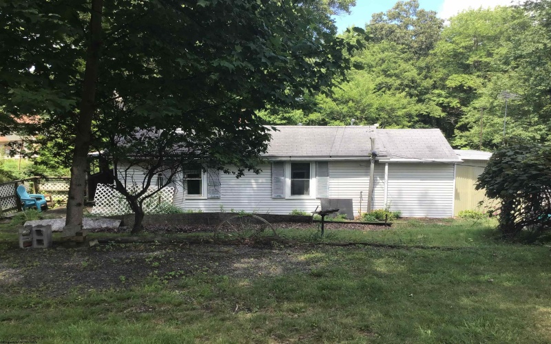 5 Phillips Road, Morgantown, West Virginia 26508-4290, 2 Bedrooms Bedrooms, 4 Rooms Rooms,1 BathroomBathrooms,Single Family Detached,For Sale,Phillips,10155618