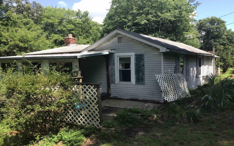 5 Phillips Road, Morgantown, West Virginia 26508-4290, 2 Bedrooms Bedrooms, 4 Rooms Rooms,1 BathroomBathrooms,Single Family Detached,For Sale,Phillips,10155618