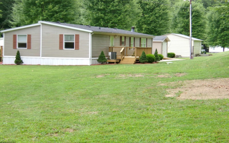 28 Line Drive, Fairmont, West Virginia 26554, 3 Bedrooms Bedrooms, 7 Rooms Rooms,2 BathroomsBathrooms,Single Family Detached,For Sale,Line,10155653