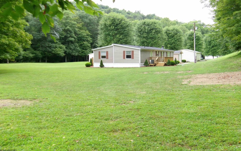 28 Line Drive, Fairmont, West Virginia 26554, 3 Bedrooms Bedrooms, 7 Rooms Rooms,2 BathroomsBathrooms,Single Family Detached,For Sale,Line,10155653