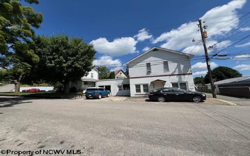 401 Lincoln Avenue, Elkins, West Virginia 26241, ,Multi-unit/income,For Sale,Lincoln,10155672