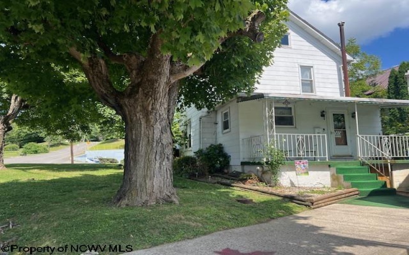 401 Lincoln Avenue, Elkins, West Virginia 26241, ,Multi-unit/income,For Sale,Lincoln,10155672