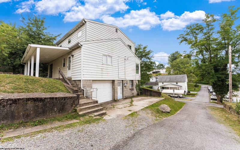 3 Sycamore Street, Morgantown, West Virginia 26501, 4 Bedrooms Bedrooms, 7 Rooms Rooms,1 BathroomBathrooms,Single Family Detached,For Sale,Sycamore,10155717