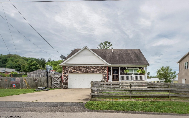 1542 Tulip Lane, Fairmont, West Virginia 26554, 3 Bedrooms Bedrooms, 8 Rooms Rooms,2 BathroomsBathrooms,Single Family Detached,For Sale,Tulip,10155785