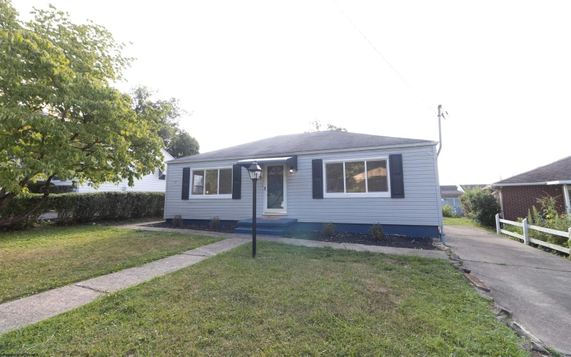 613 Marion Street, Clarksburg, West Virginia 26301, 2 Bedrooms Bedrooms, 6 Rooms Rooms,1 BathroomBathrooms,Single Family Detached,For Sale,Marion,10155832