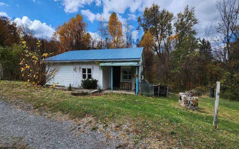 736 Beulah Road, Morgantown, West Virginia 26508, 2 Bedrooms Bedrooms, 6 Rooms Rooms,1 BathroomBathrooms,Single Family Detached,For Sale,Beulah,10151920