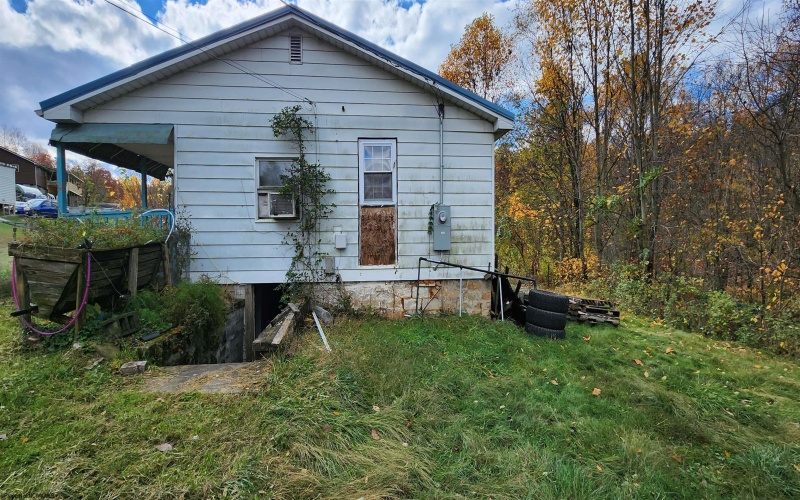 736 Beulah Road, Morgantown, West Virginia 26508, 2 Bedrooms Bedrooms, 6 Rooms Rooms,1 BathroomBathrooms,Single Family Detached,For Sale,Beulah,10151920