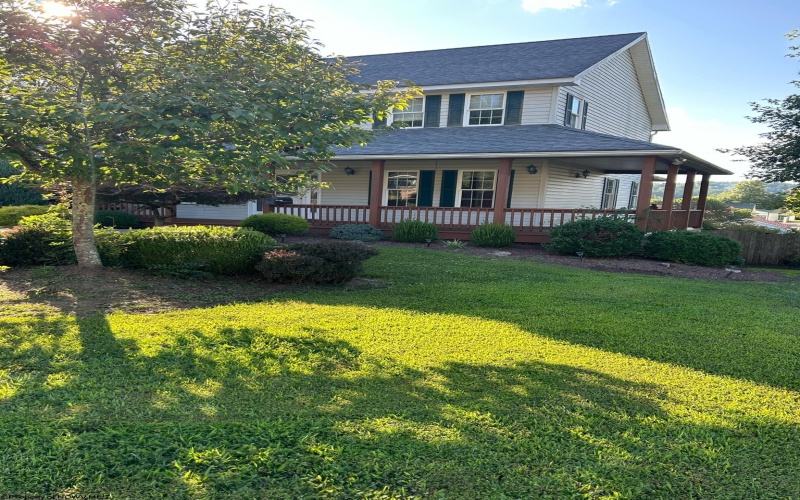 103 Hickory Street, Buckhannon, West Virginia 26201, 4 Bedrooms Bedrooms, 8 Rooms Rooms,3 BathroomsBathrooms,Single Family Detached,For Sale,Hickory,10155816