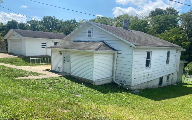 119 Pleasant Avenue, Elkins, West Virginia 26241, 2 Bedrooms Bedrooms, 6 Rooms Rooms,1 BathroomBathrooms,Single Family Detached,For Sale,Pleasant,10155847