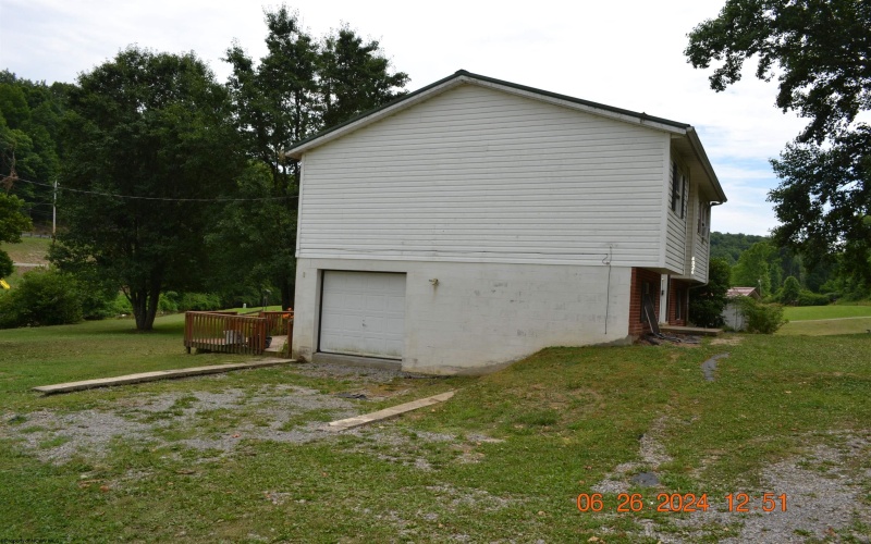 4026 Big Run Road, Walkersville, West Virginia 26447, 4 Bedrooms Bedrooms, 7 Rooms Rooms,1 BathroomBathrooms,Single Family Detached,For Sale,Big Run,10152896