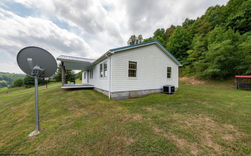 1977 Yorks Run Road, Newburg, West Virginia 26410, 3 Bedrooms Bedrooms, 7 Rooms Rooms,2 BathroomsBathrooms,Single Family Detached,For Sale,Yorks Run,10155995