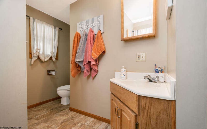 687 Cobun Creek Road, Morgantown, West Virginia 26508, 3 Bedrooms Bedrooms, 6 Rooms Rooms,3 BathroomsBathrooms,Single Family Detached,For Sale,Cobun Creek,10156067