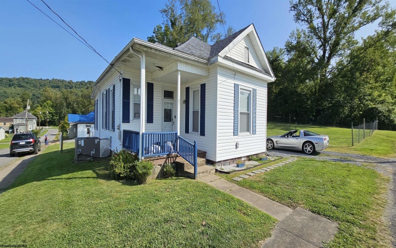 87 Horner Avenue, Lumberport, West Virginia 26386, 2 Bedrooms Bedrooms, 5 Rooms Rooms,1 BathroomBathrooms,Single Family Detached,For Sale,Horner,10156096