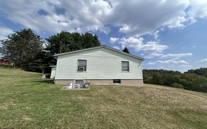 393 Viola Road, Fairmont, West Virginia 26554, 3 Bedrooms Bedrooms, 8 Rooms Rooms,1 BathroomBathrooms,Single Family Detached,For Sale,Viola,10156131