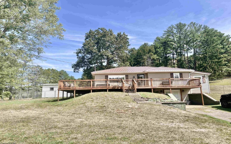 538 Valley Chapel Road, Weston, West Virginia 26452, 3 Bedrooms Bedrooms, 8 Rooms Rooms,1 BathroomBathrooms,Single Family Detached,For Sale,Valley Chapel,10156191